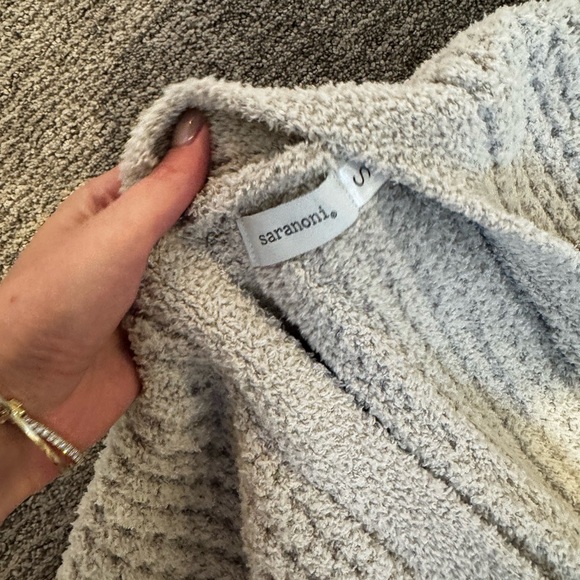 Saranoni Robe - Picture 2 of 4